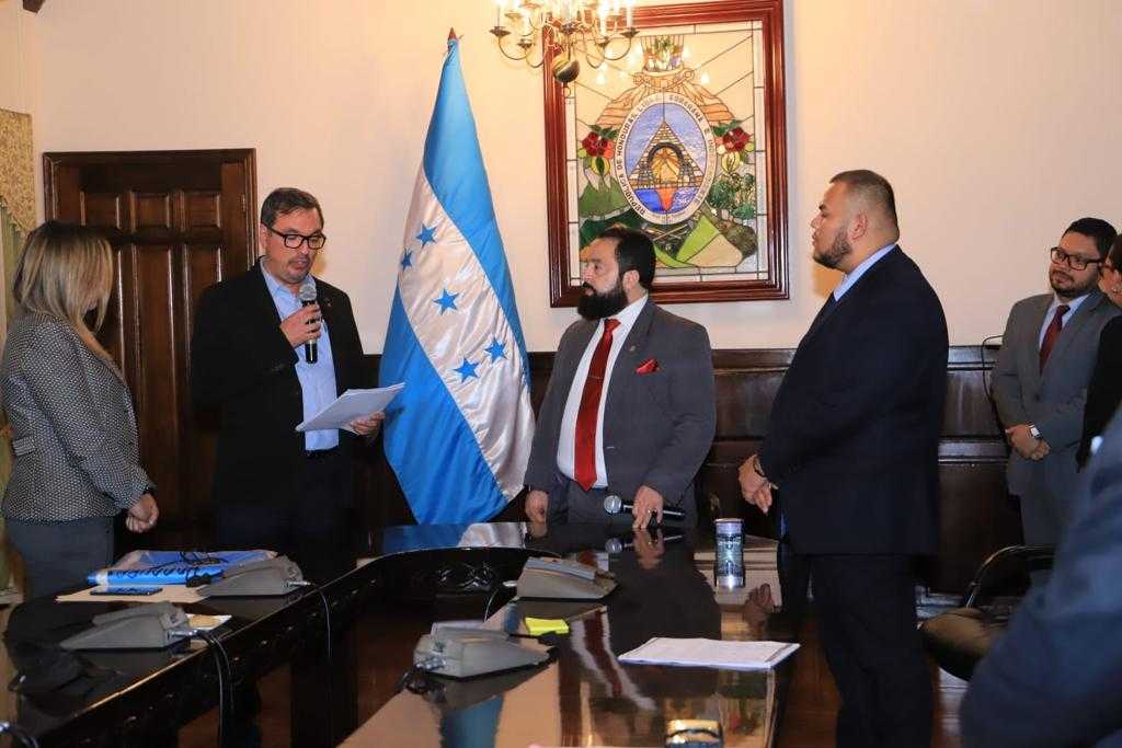 CN recibió de Junta Nominadora los documentos de 185 aspirantes a magistrados de CSJ